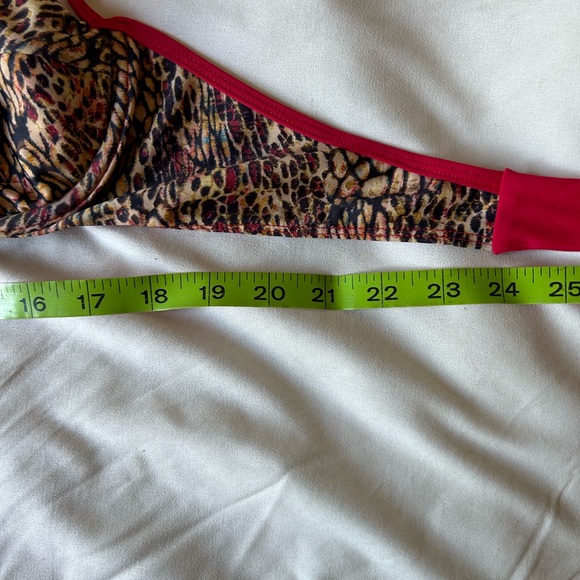 Animal print and red bikini - Picture 12 of 13